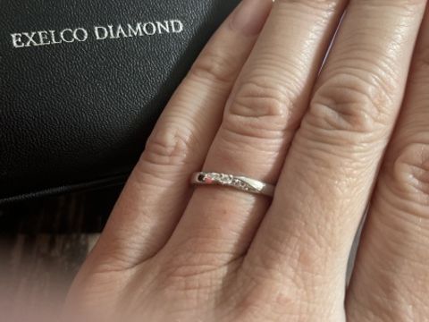 【エクセルコダイヤモンド(EXELCO DIAMOND)の口コミ】 デザインがエレガントで一目惚れしました。普段使いできるデザインで、決…