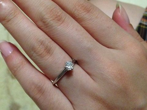 【ティファニー(Tiffany & Co.)の口コミ】 シンプルなデザインでダイヤモンドがとても綺麗に見えるところが気に入り…