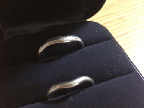 【ティファニー(Tiffany & Co.)の口コミ】 婚約指輪が派手なぶん、結婚指輪はシンプルなデザインで毎日つけていても…