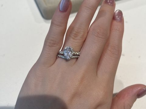 【BRILLIANCE+(ブリリアンスプラス)の口コミ】 決めては石のカラー、クラリティー、カラットです！
ブリリアンスさんでは…