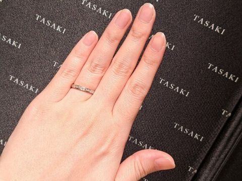 【TASAKI(タサキ)の口コミ】 ハーフエタニティの結婚指輪を探していて、タサキの品のあるこちらの指輪…