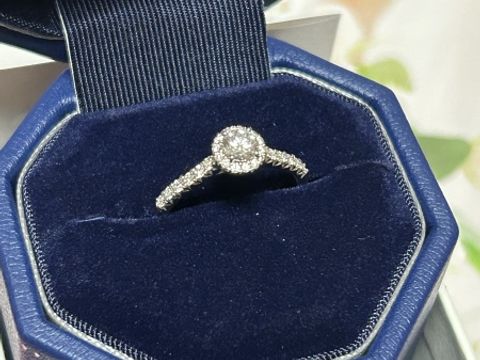 【銀座ダイヤモンドシライシの口コミ】 指輪のおすすめポイントは、ダイヤのサイズのわりに大きくダイヤが見える…