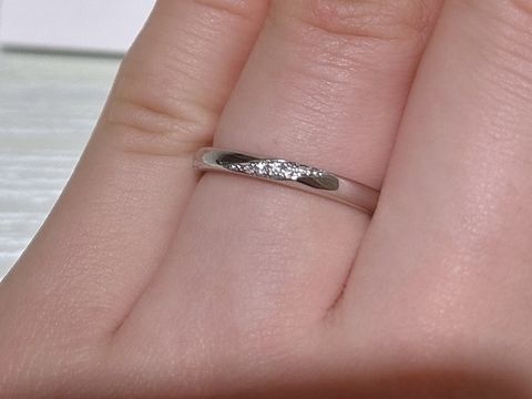 【TRECENTI(トレセンテ)の口コミ】 シンプルで上品なデザインが素敵でした。
ストレートなデザインだけど、ダ…