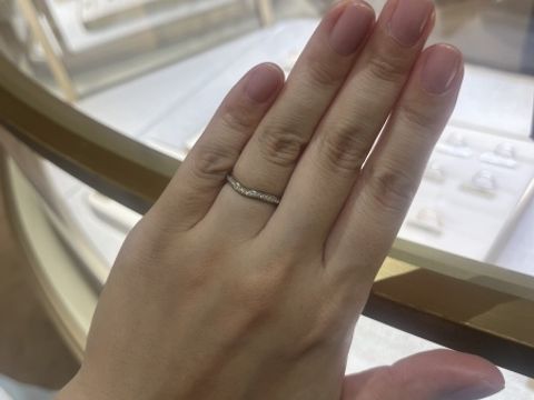 【カルティエ(Cartier)の口コミ】 ハーフエタニティ、デザインがシンプル、ストレートではないもの。という…