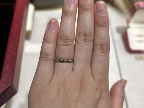 【カルティエ(Cartier)の口コミ】 長く使うことを考えると、シンプルで飽きが来なくて、錆びにくい結婚指輪…