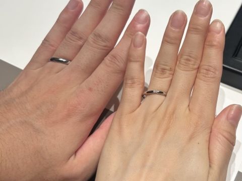 【ラザール ダイヤモンド(LAZARE DIAMOND)の口コミ】 私は両親がストレートタイプの結婚指輪をはめていたのもあり、ストレート…