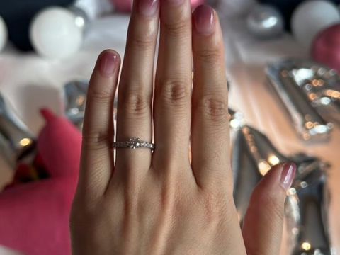 【銀座ダイヤモンドシライシの口コミ】 なんと言ってもゴージャスさです。ダイヤのかがやき、デザインなどをこだ…