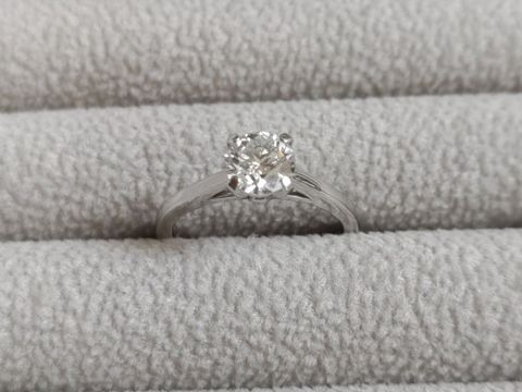 【グラフ(GRAFF)の口コミ】 色々なブランドを回りましたが、他ブランドに比べ、ダイヤモンドの大きさ…