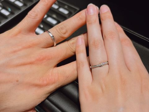 【エクセルコダイヤモンド(EXELCO DIAMOND)の口コミ】 絆を結ぶという結び目のデザイン、レディース用は一筋に光が流れていくよ…