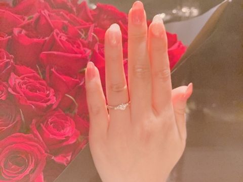 【銀座ダイヤモンドシライシの口コミ】 色々な店舗に足を運び、1番ダイヤモンドが綺麗に輝いて見えたので購入しま…