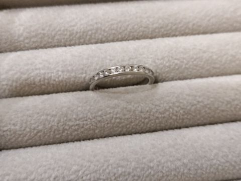 【ROYAL ASSCHER(ロイヤル・アッシャー)の口コミ】 ふとした時にキラキラしているのを見ると綺麗で癒されます。また、レール…