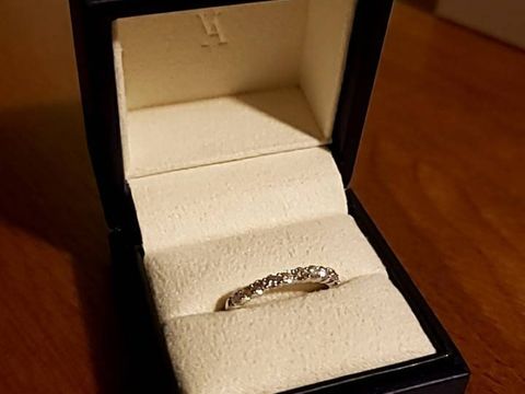 【ヴァンドーム青山(VENDOME AOYAMA)の口コミ】 シンプルなデザインの指輪です。カラット数は0.4ctと多くはないですが、指…