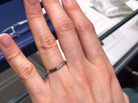 【銀座ダイヤモンドシライシの口コミ】 つけ心地が何よりよかったです。指輪のデザインが似たものたくさんつけさ…