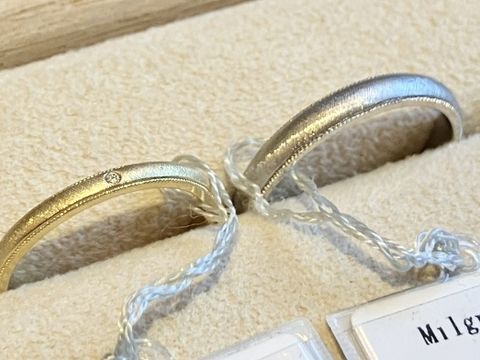 【ith(イズ)の口コミ】 手作業によるithオリジナルのテクスチャーが繊細で気に入りました。マット…