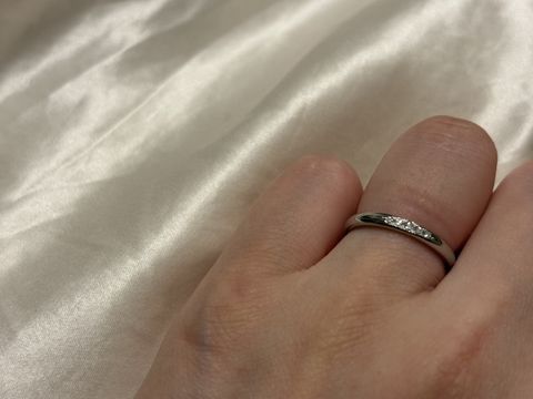 【銀座ダイヤモンドシライシの口コミ】 安すぎず、高すぎず、なおかつデザインも安っぽくなく、
ダイヤモンドはと…