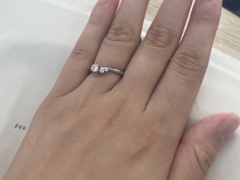【銀座ダイヤモンドシライシの口コミ】 プロポーズリングがあるので、ぴったりのサイズが分からなかったり、好み…