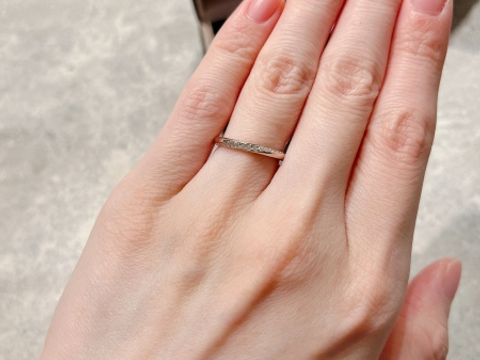 【アイプリモ(I-PRIMO)の口コミ】 いろんなデザインの指輪を見せてもらいましたが、180度どこからみてもダイ…