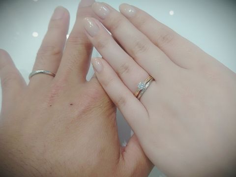 【RosettE(ロゼット)の口コミ】 とにかく細身で自分達に似合うものでさがし
ていました。指が短く肉付きが…