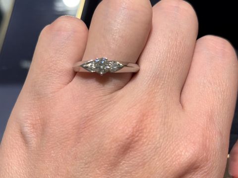 【ショーメ(CHAUMET)の口コミ】 デザインが気に入って試着しました。ダイヤモンドも大きく動かすととにか…