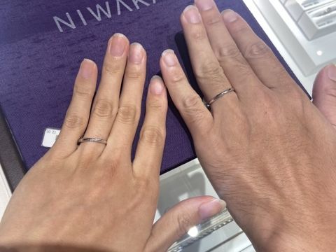 【俄(にわか)の口コミ】 デザインが気に入りました。ダイヤモンドが入っているタイプがよかったの…