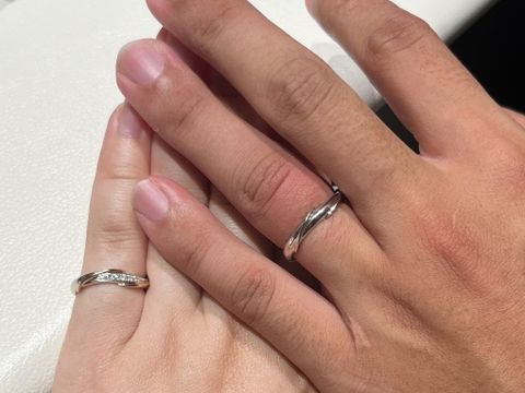 【アイプリモ(I-PRIMO)の口コミ】 第一候補にした指輪でした。
わたしは肌が白いのでプラチナで良かったので…