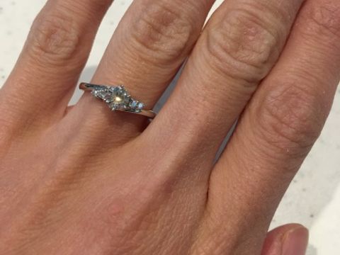 【LEHAIM(レハイム)の口コミ】 普段はつけないけど、お呼ばれやお祝いの時につけたいと思い、予算内で、…