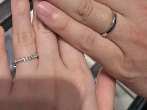 【俄(にわか)の口コミ】 指馴染みがよく、ダイヤモンドがキラキラしていて、緩やかなVラインのデザ…