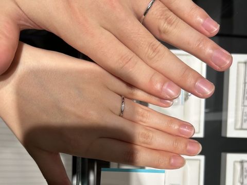 【銀座ダイヤモンドシライシの口コミ】 ストレートデザインが自分の指に合い、好みのものが見つかりました。同じ…