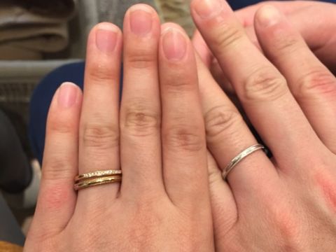 【snow(スノウ)の口コミ】 細いハーフエタニティのレール留めで、ひっかかりもなくとてもつけ心地も…