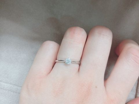 【GALA JEWELRY(ガラジュエリー)の口コミ】 非常にシンプルで飽きのこないデザインだと思います。つけ心地もとても良…