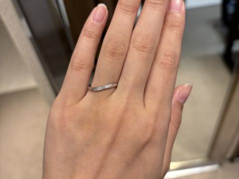 【俄(にわか)の口コミ】 ウェーブ系のデザインで柔らかい印象が特徴的です。女性用のもので10万円…