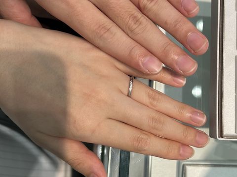 【アイプリモ(I-PRIMO)の口コミ】 プラチナでストレートデザインの指輪を探していたところ、ほとんどストレ…