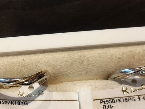【ケイウノ ブライダル(K.UNO BRIDAL)の口コミ】 ゼクシィの結婚指輪特集にこちらのリングが掲載されていました。
2種類の…