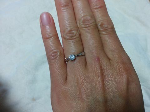 【ラザール ダイヤモンド(LAZARE DIAMOND)の口コミ】 王道なエンゲージリングが欲しくて様々なブランドで探していました。カラ…