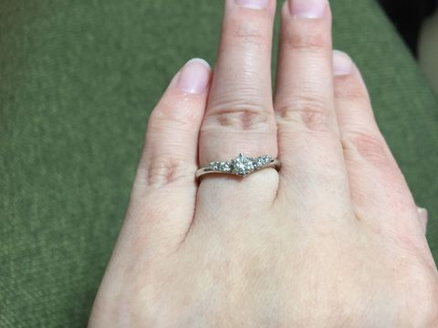 【アイプリモ(I-PRIMO)の口コミ】 指の短さや太さがコンプレックスだったので、そこをカバーできる指輪を探…