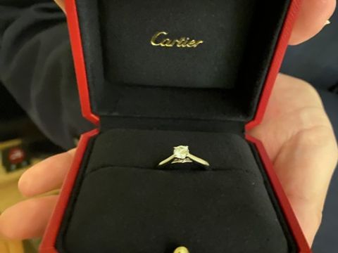 【カルティエ(Cartier)の口コミ】 飽きがこないようなデザインで、また、どの年代がつけていても違和感なく…