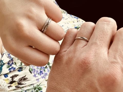 【銀座ダイヤモンドシライシの口コミ】 着け心地が大変良く、婚約指輪と重ね着けしても綺麗に違和感なく、ダイヤ…