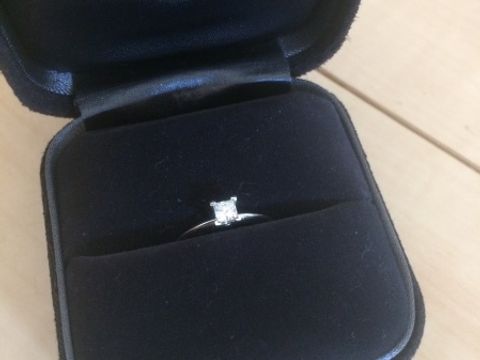 【ティファニー(Tiffany & Co.)の口コミ】 婚約指輪はティファニーが欲しいと思っていたので、他のお店を見ながらも…