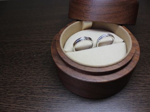 【COLANY(コラニー)の口コミ】 二人とも一目惚れでした。
最初は、ダイヤモンドもあまり付いていなくて、…