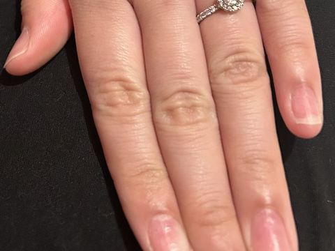 【BRILLIANCE+(ブリリアンスプラス)の口コミ】 華やかな婚約指輪も試着してみたい！と思い、こちらの婚約指輪を試着させ…