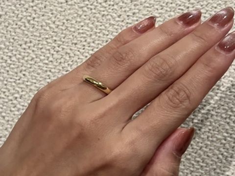 【ラザール ダイヤモンド(LAZARE DIAMOND)の口コミ】 シンプルなイエローゴールドのリングを探しておりました。
細すぎず太すぎ…