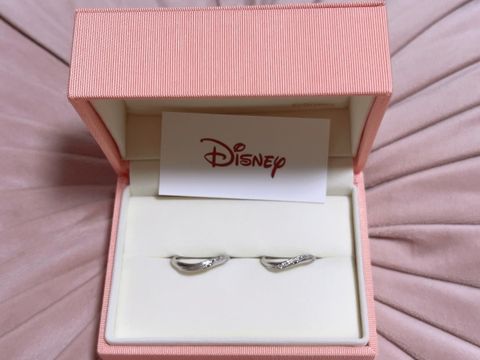 【ケイウノ ブライダル(K.UNO BRIDAL)の口コミ】 新郎新婦どちらの指輪にもミッキーの手がさりげなくついており、可愛い＆…