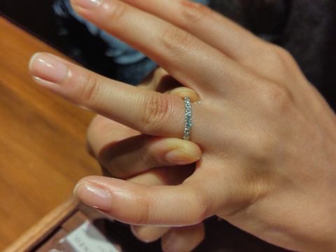 【TANZO.(鍛造指輪)の口コミ】 キラキラしているもの、輝きがいいものを選びました。
シンプルで飽きのこ…