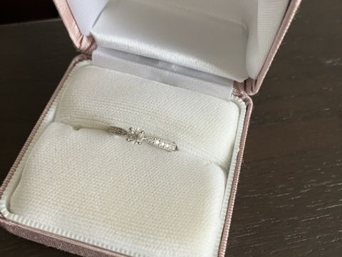 【ジュエリーツツミ(JEWELRY TSUTSUMI)の口コミ】 店頭に並んでいた既製品を選びました。デザインがアンティークでとても好…