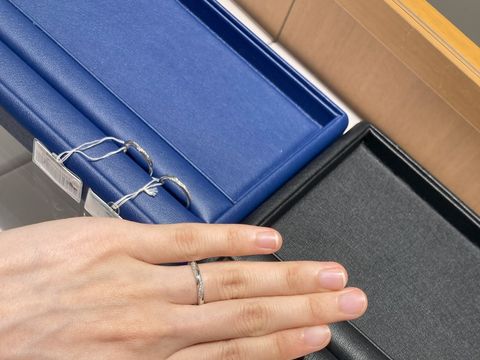 【銀座ダイヤモンドシライシの口コミ】 飽きのこないデザインでダイヤモンドもグレードにこだわって選んでみまし…