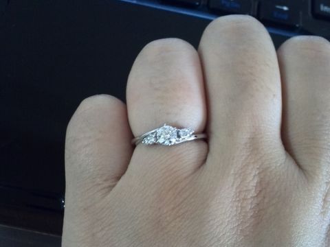 【アンジェリックフォセッテ(Angelique Fossette)の口コミ】 価格はリーズナブルなのに飽きの来ないデザイン、そして、プラチナ950の台…