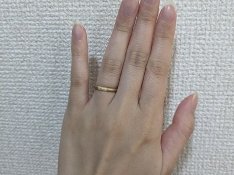 【atelier tamari(アトリエタマリ)の口コミ】 他にはないデザインに惹かれました。ダイヤモンドの粒子を吹きかけた、ダ…