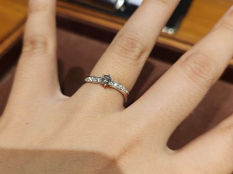 【TANZO.(鍛造指輪)の口コミ】 タンゾウ製法ということで、どこのブランドより指輪の強度があると聞き、…