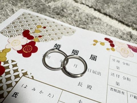 【ラザール ダイヤモンド(LAZARE DIAMOND)の口コミ】 シンプルなデザインでいつでも着けられるようなものを選びました。少しウ…