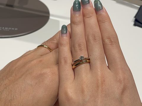 【ラザール ダイヤモンド(LAZARE DIAMOND)の口コミ】 シンプルかつ上品なデザインが好みの方におすすめだと思います。指輪のフ…